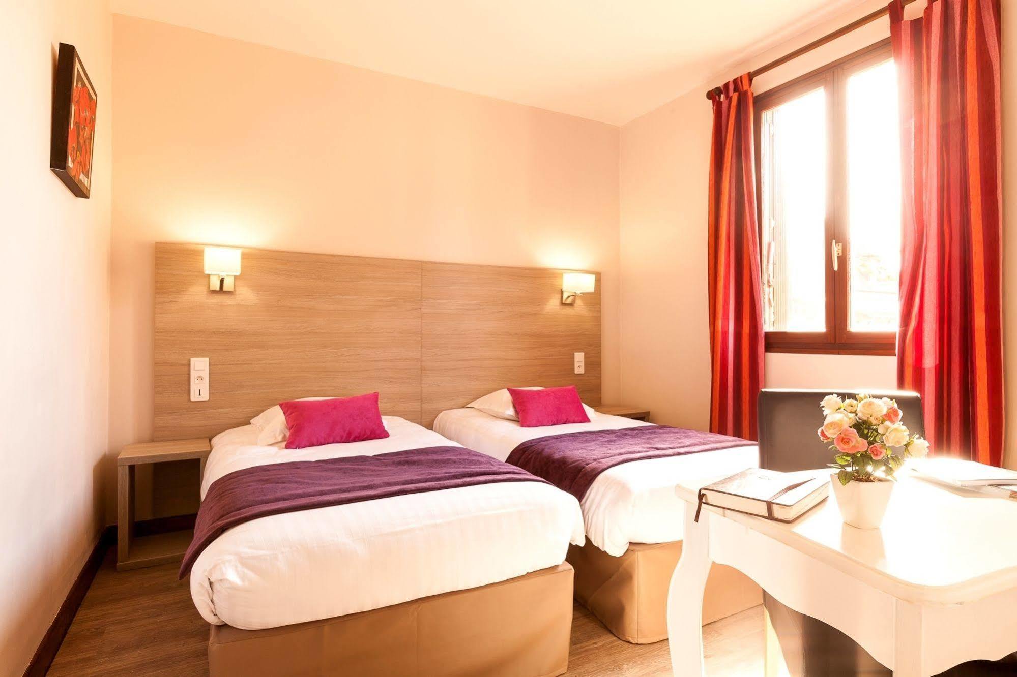 L'Oustal De Vezac Hotel Екстериор снимка