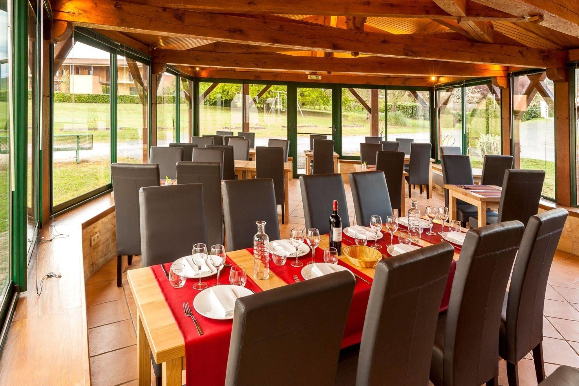 L'Oustal De Vezac Hotel Екстериор снимка